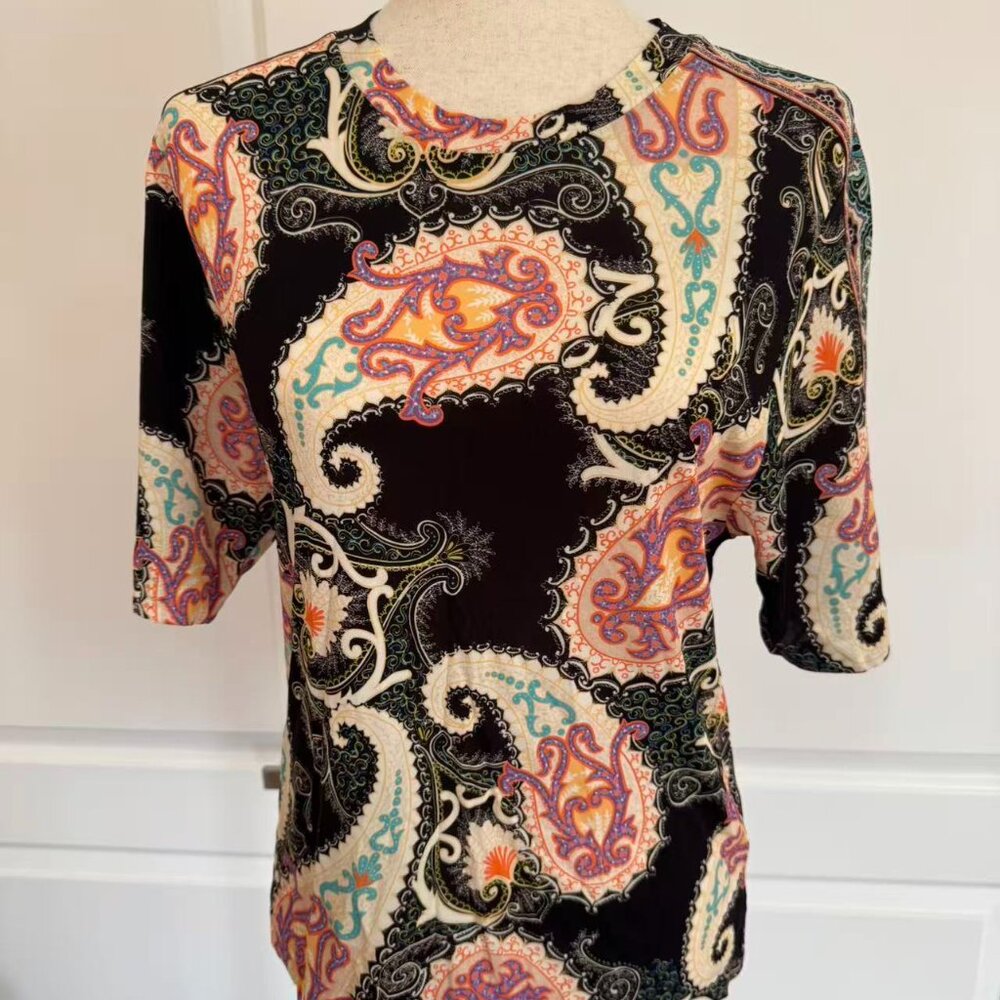 100% Authentic Etro Black/Orange Flower pattern Short sleeves Top, Sz 42